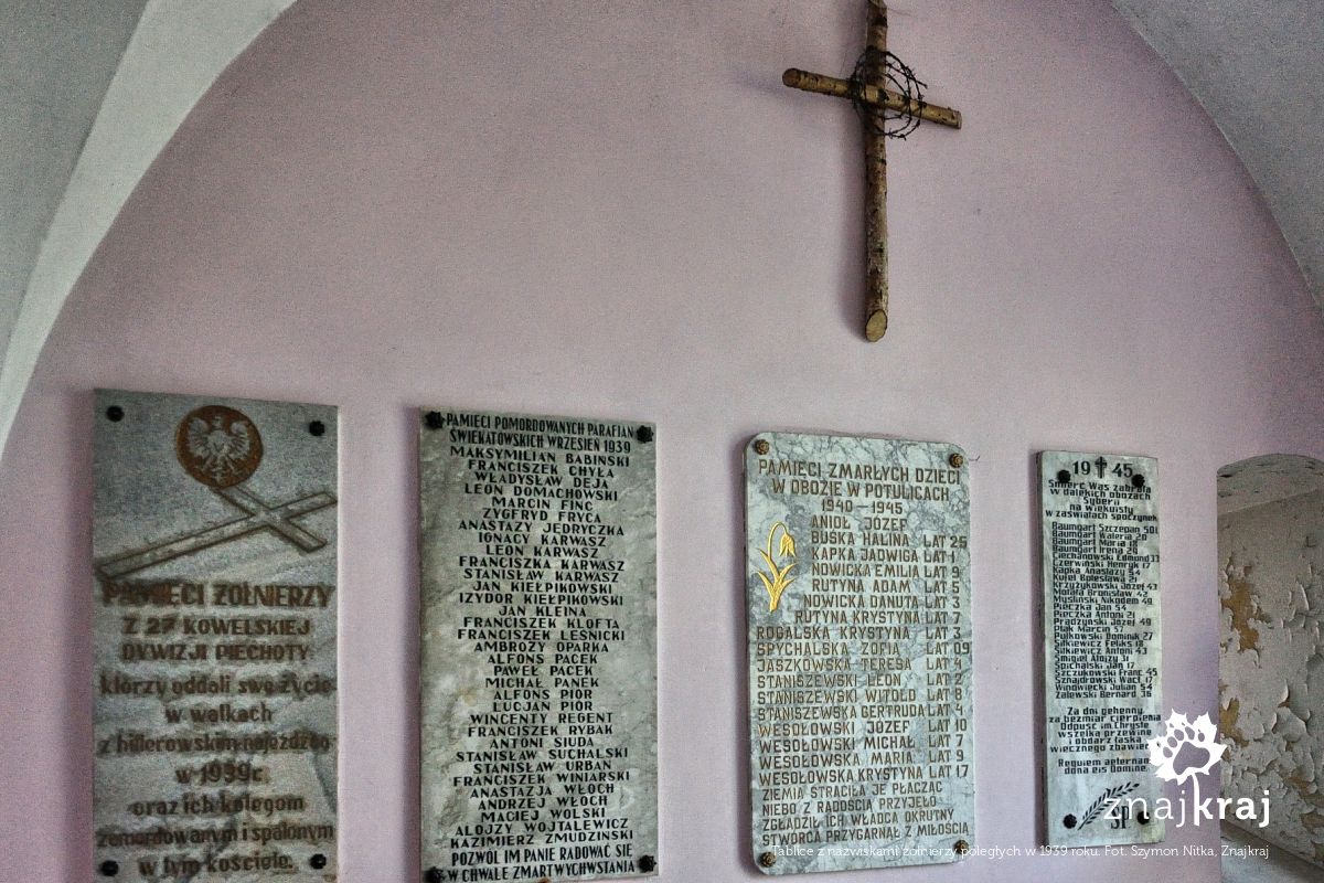 Tablice z nazwiskami żołnierzy poległych w 1939 roku Tablice z nazwiskami żołnierzy poległych w 1939 roku