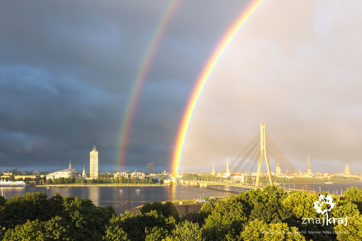Tęcza nad centrum Rygi