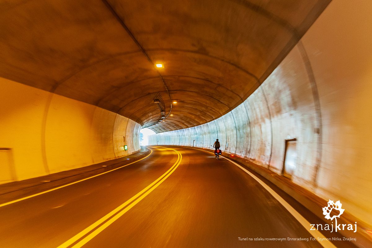 Tunel na szlaku rowerowym Ennsradweg