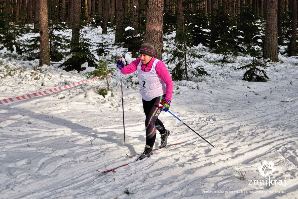 Uczestniczka biegu narciarskiego Uczestniczka biegu narciarskiego