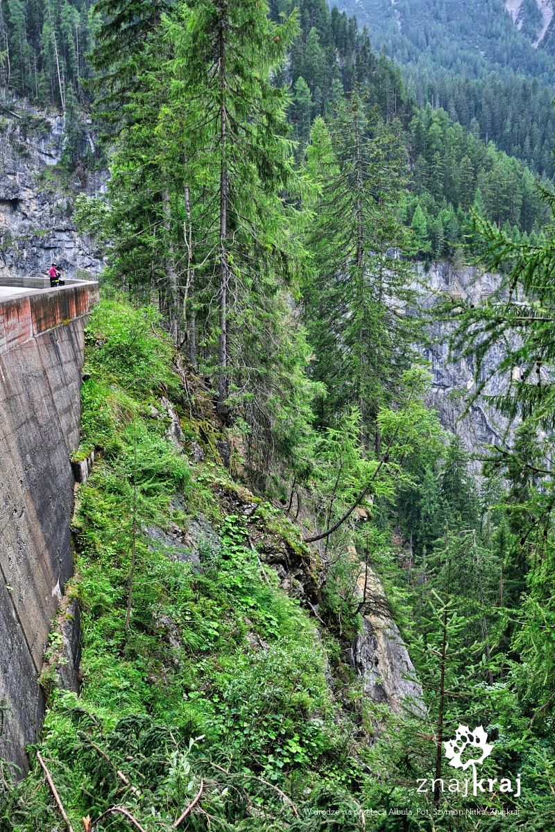 W drodze na przełęcz Albula W drodze na przełęcz Albula
