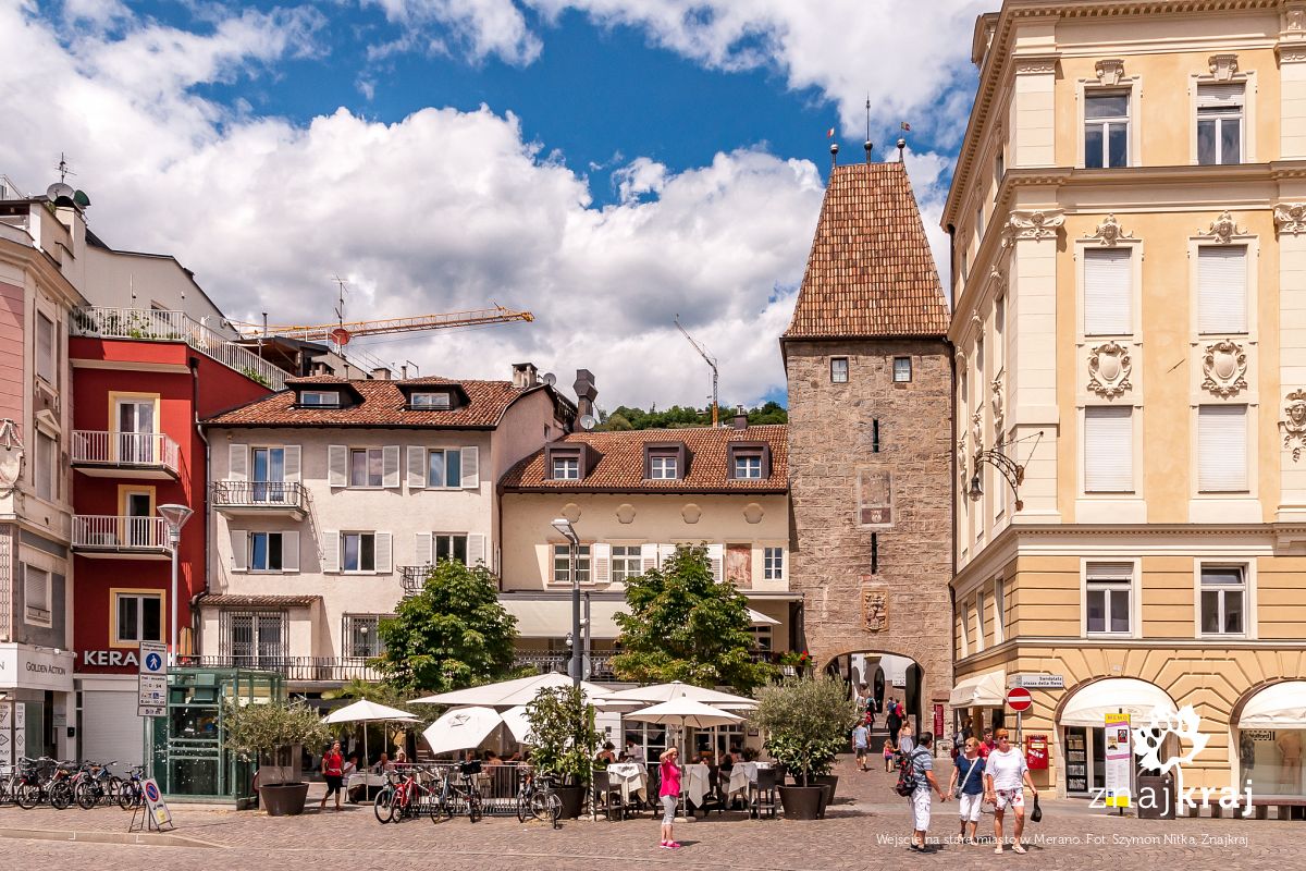Wejście na stare miasto w Merano