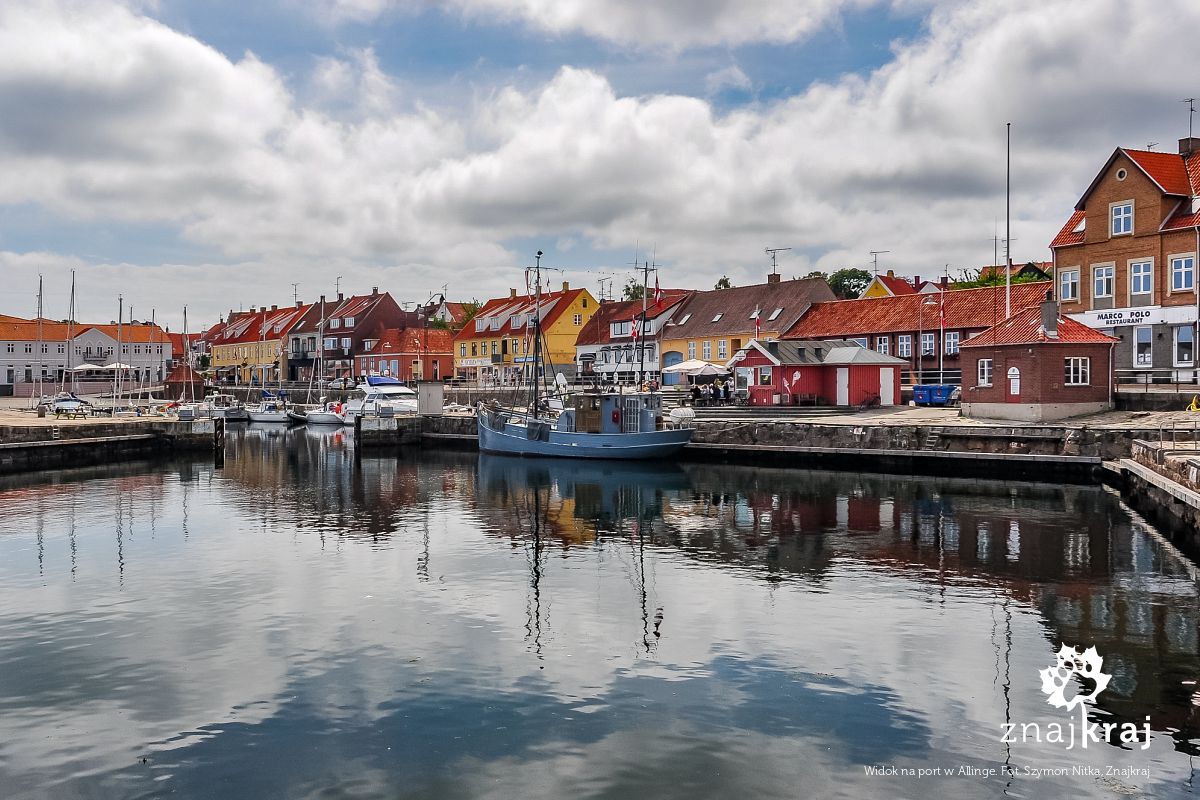 Widok na port w Allinge