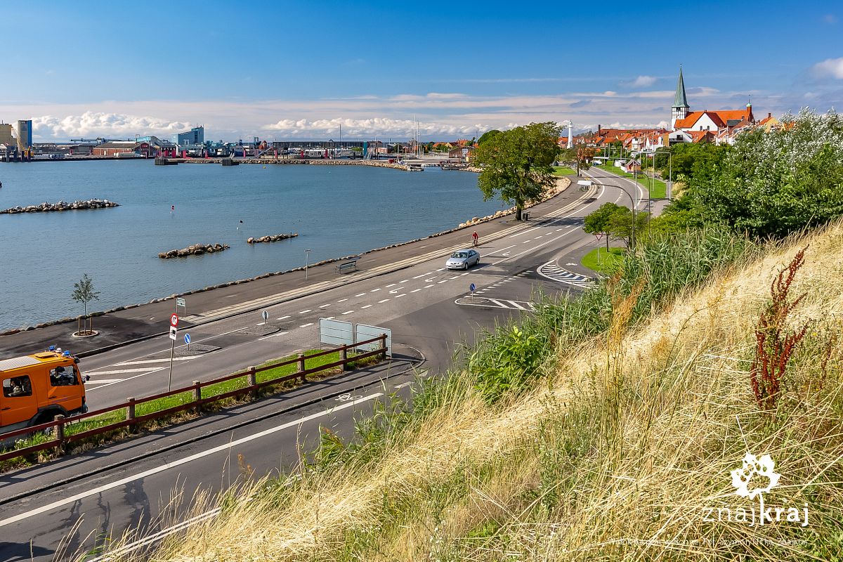 Widok na port w Ronne