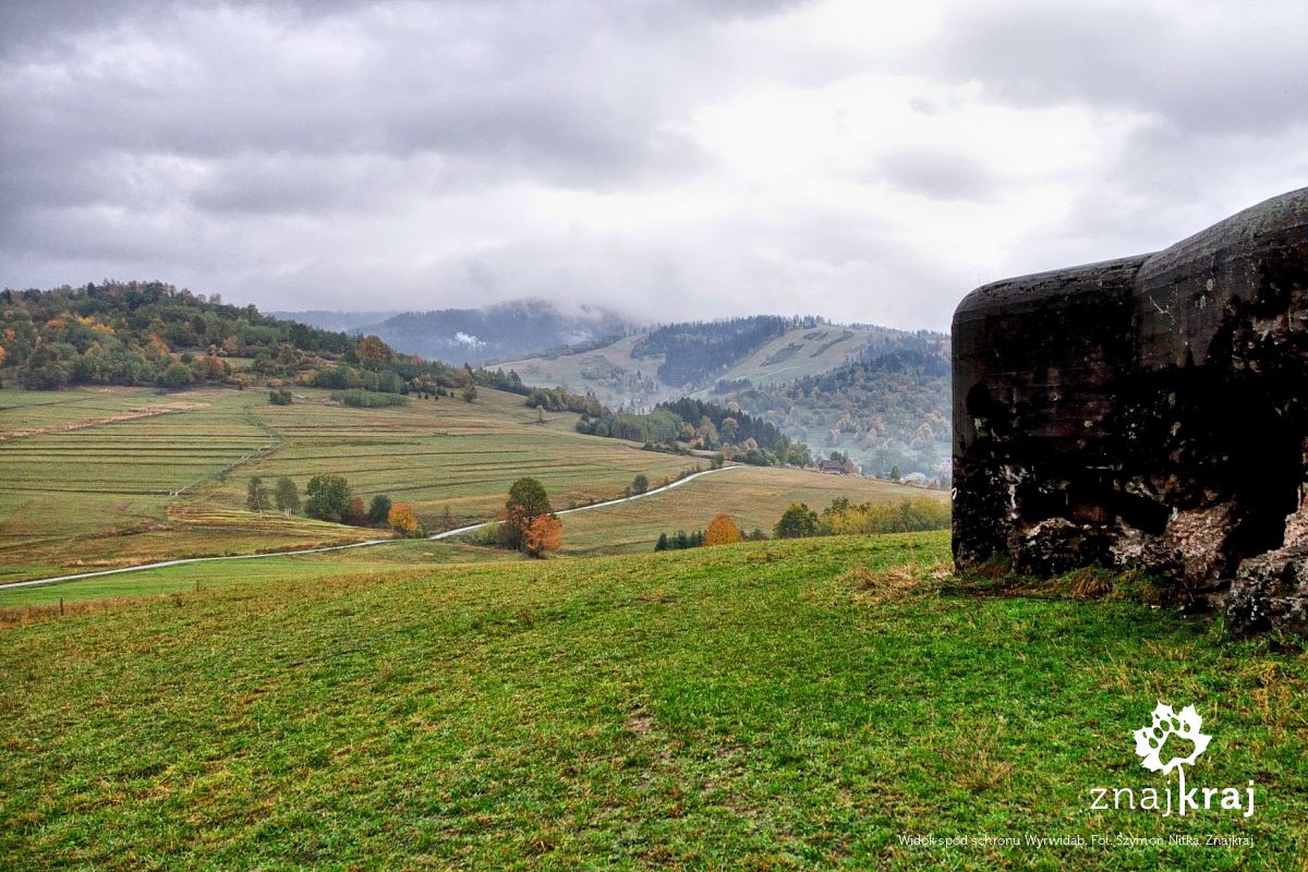 Widok spod schronu Wyrwidąb Widok spod schronu Wyrwidąb
