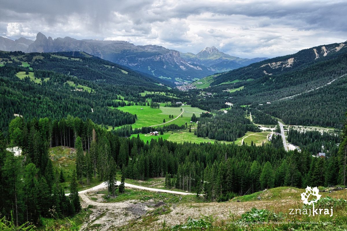 Widok z podjazdu na Passo di Valparola Widok z podjazdu na Passo di Valparola