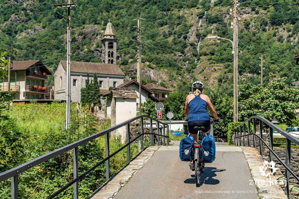 Wjazd szlaku rowerowego do Giornico