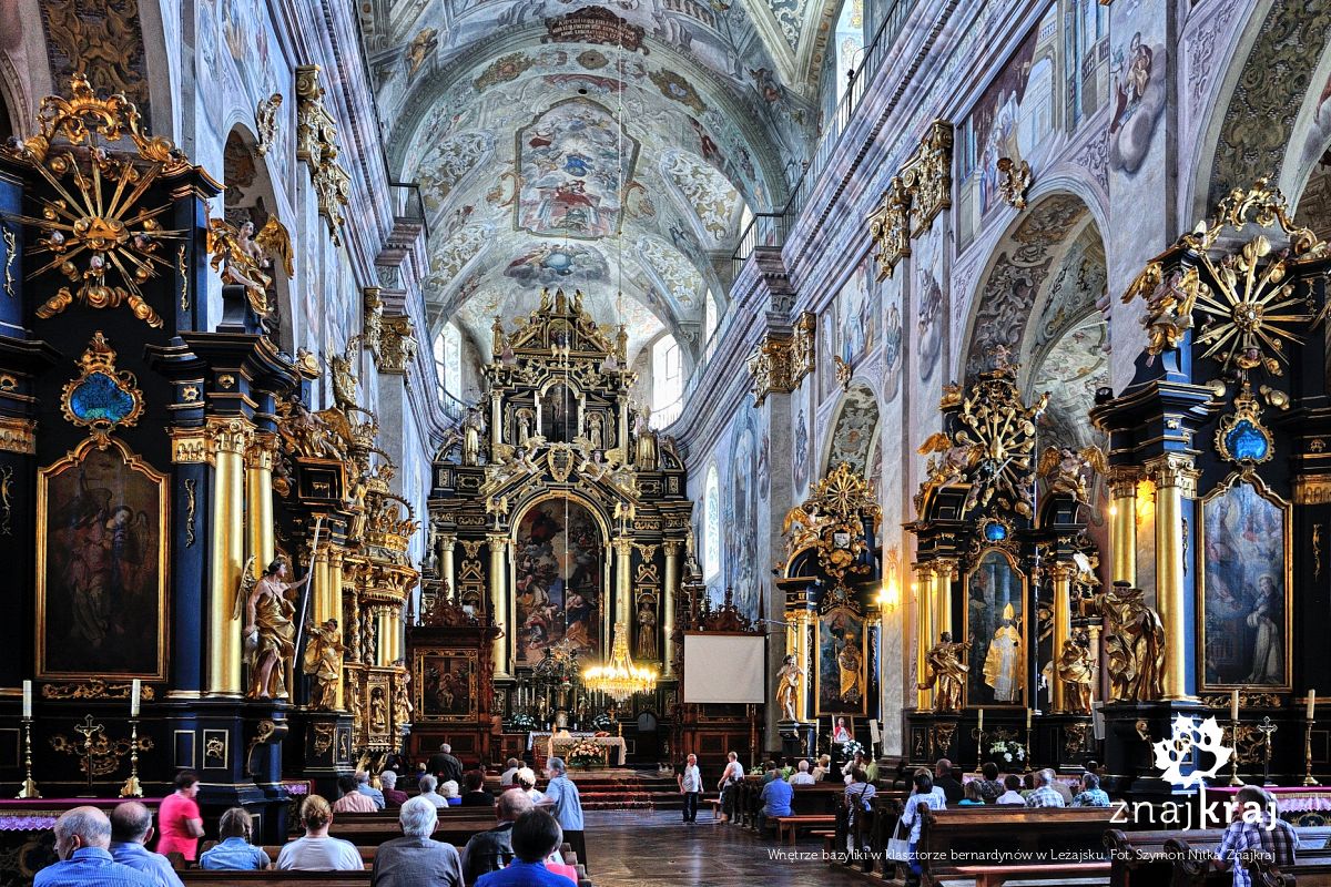 Wnętrze bazyliki w klasztorze bernardynów w Leżajsku