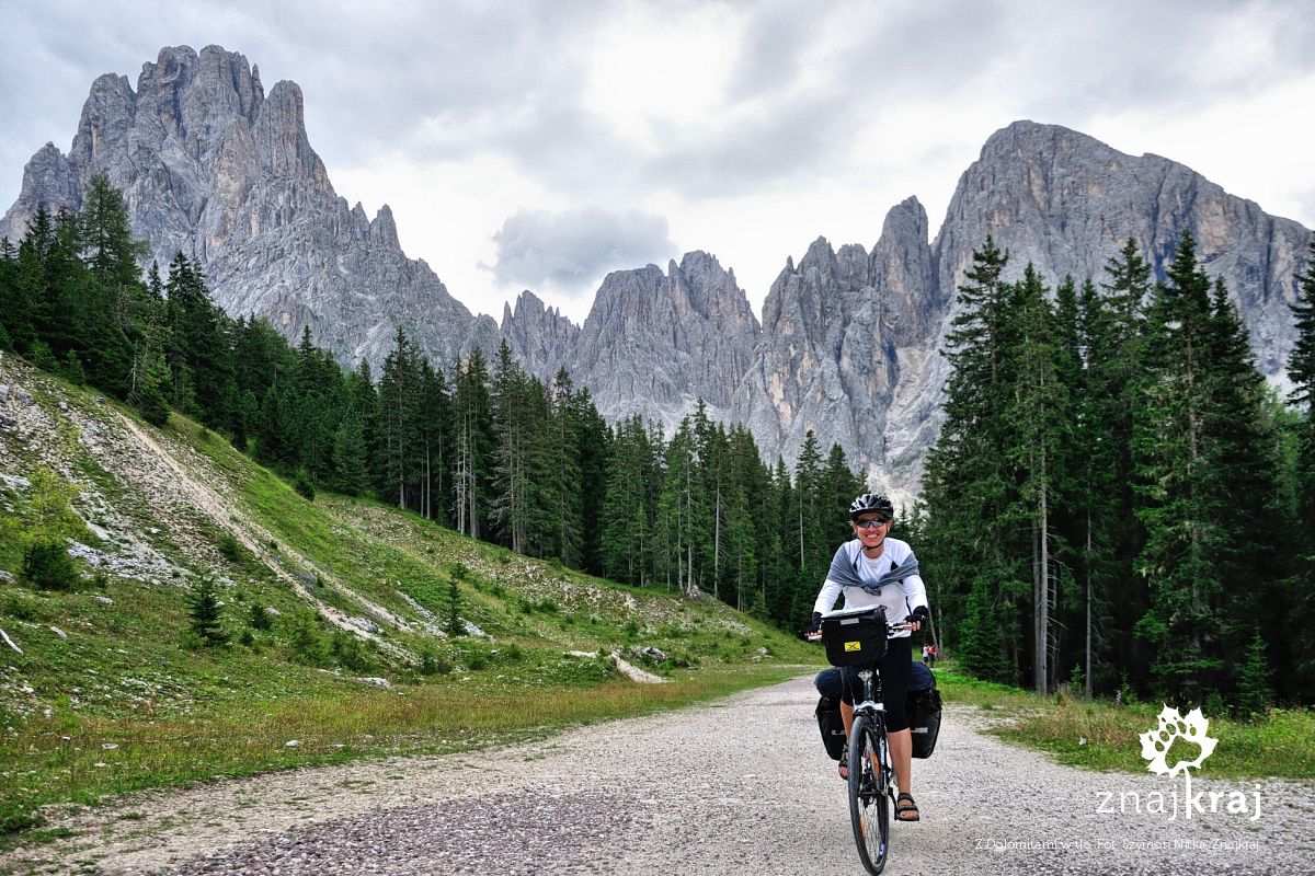 Z Dolomitami w tle Z Dolomitami w tle