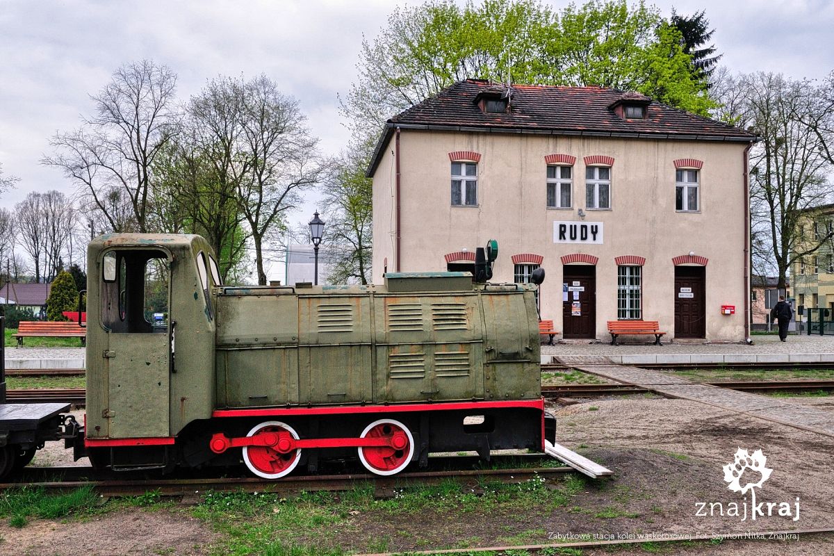 Zabytkowa stacja kolei wąskotorowej Zabytkowa stacja kolei wąskotorowej