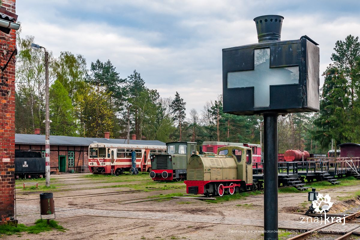 Zabytkowa stacja wąskotorówki w Rudach Zabytkowa stacja wąskotorówki w Rudach