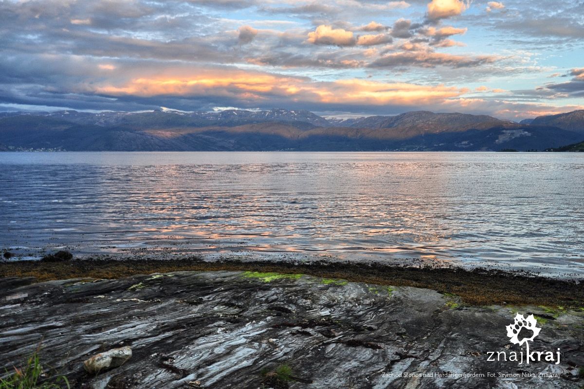Zachód Słońca nad Hardangerfjordem Zachód Słońca nad Hardangerfjordem
