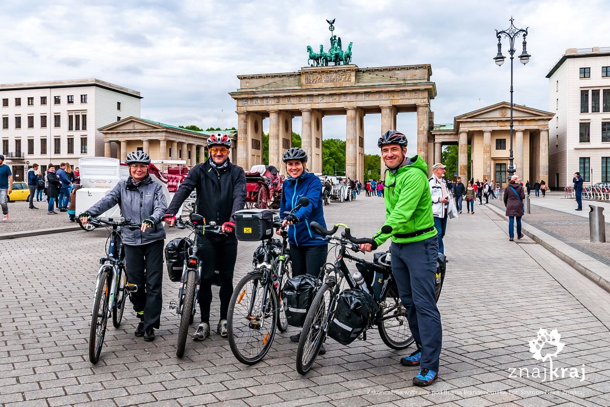 Zakończenie wyprawy pod Bramą Brandenburską