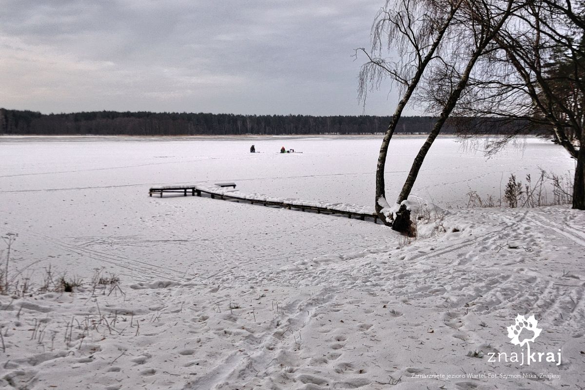 Zamarznięte jezioro Wiartel Zamarznięte jezioro Wiartel