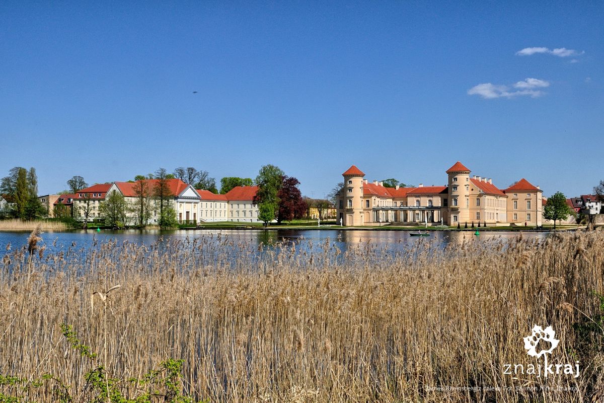 Zamek Rheinsberg z daleka