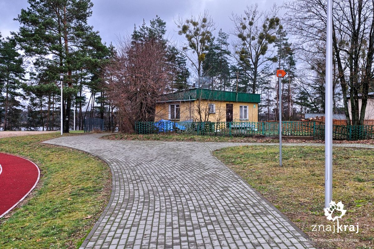 Źle wskazujący drogowskaz Green Velo Źle wskazujący drogowskaz Green Velo