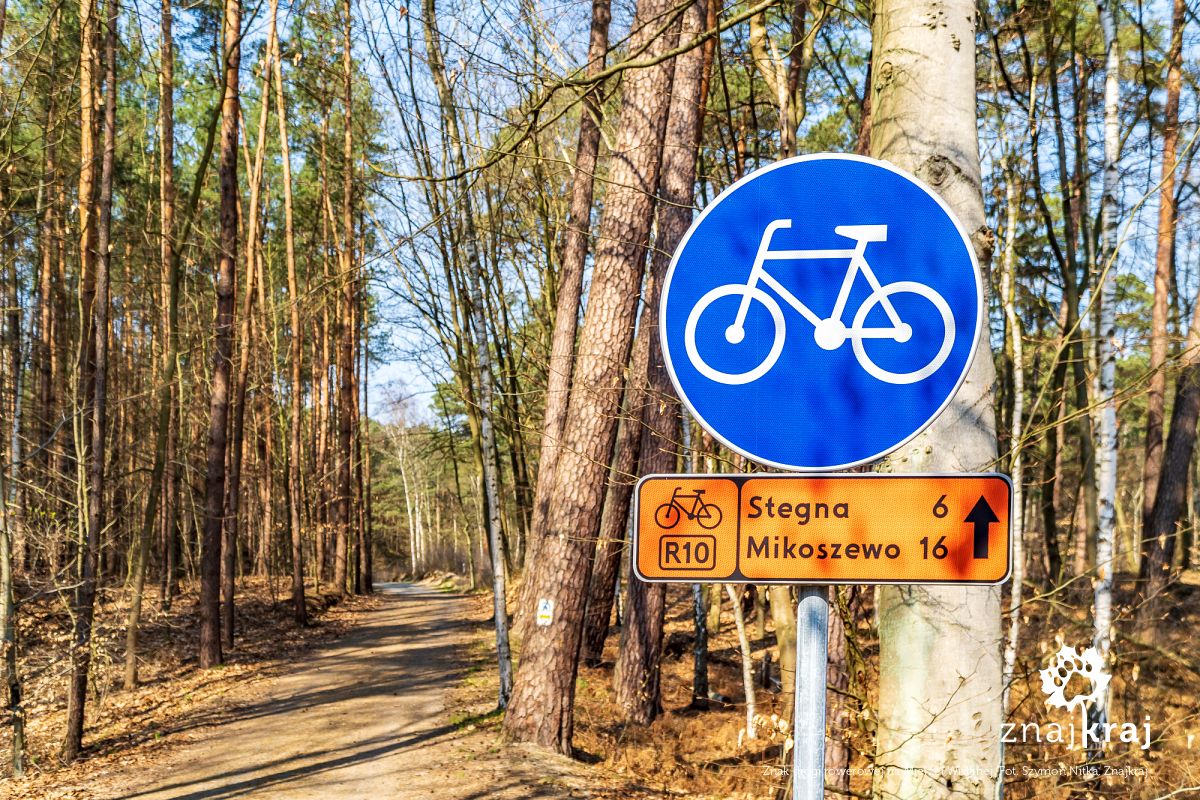 Znak drogi rowerowej na Mierzei Wiślanej