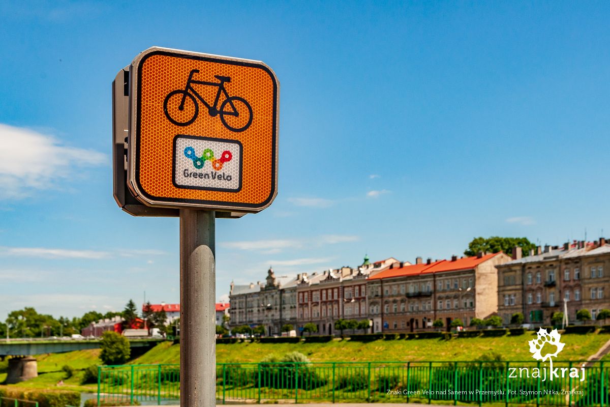 Znaki Green Velo nad Sanem w Przemyślu