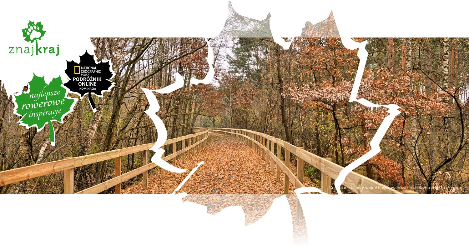 Drewniane bariery wokół trasy rowerowej