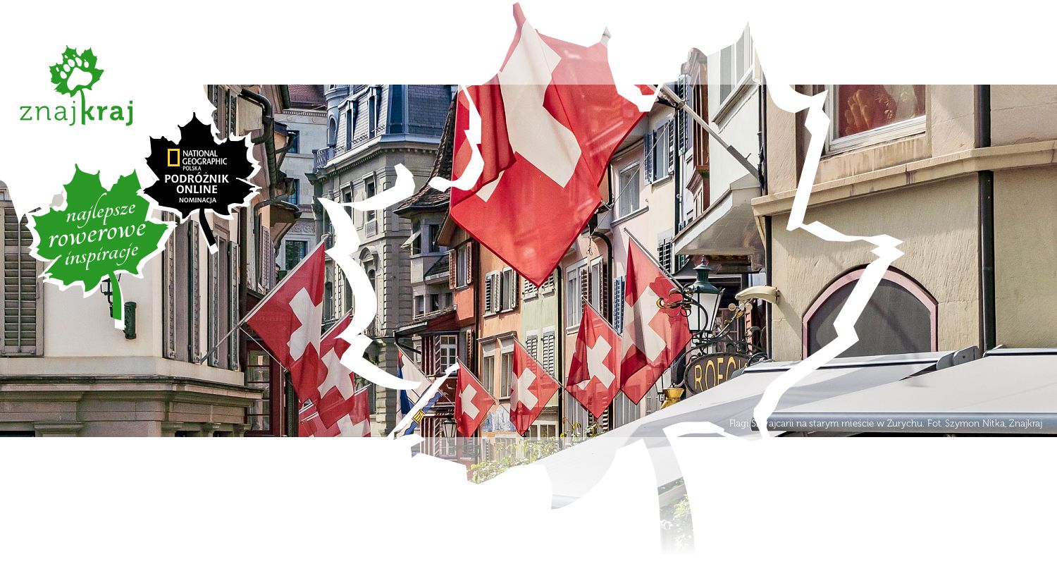 Flagi Szwajcarii na starym mieście w Zurychu