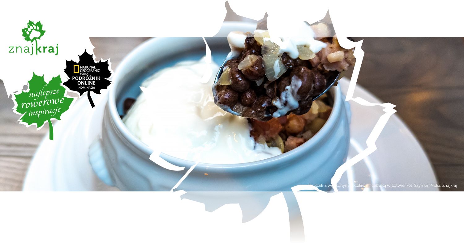 Groszek z wędzonym boczkiem i cebulką w Łotwie