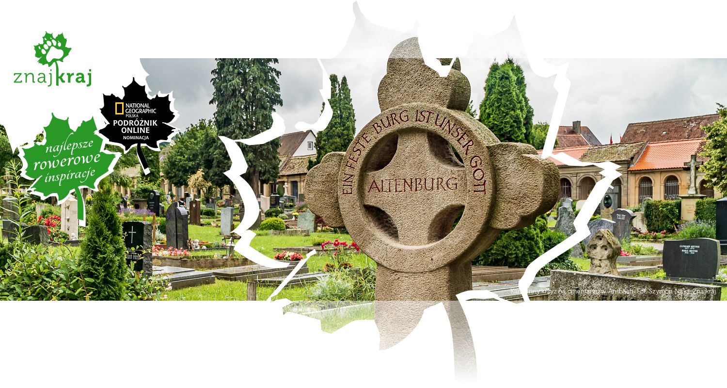 Kamienny krzyż na cmentarzu w Ansbach