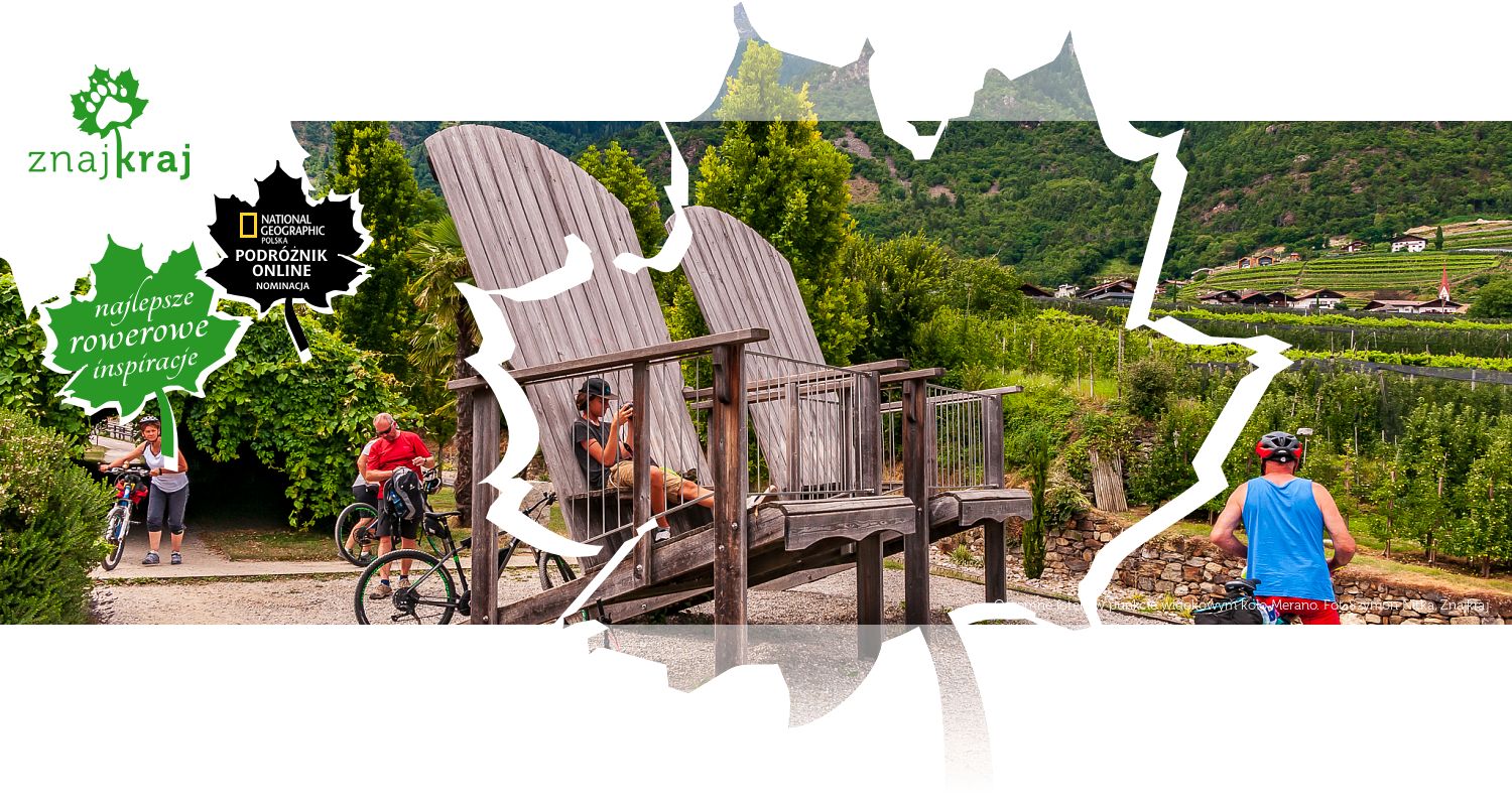 Ogromne fotele w punkcie widokowym koło Merano