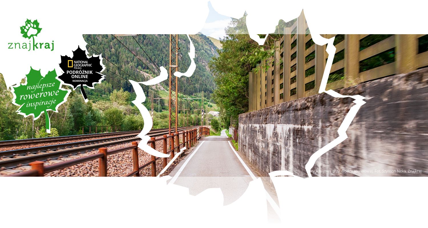 Tory kolejowe przy drodze rowerowej
