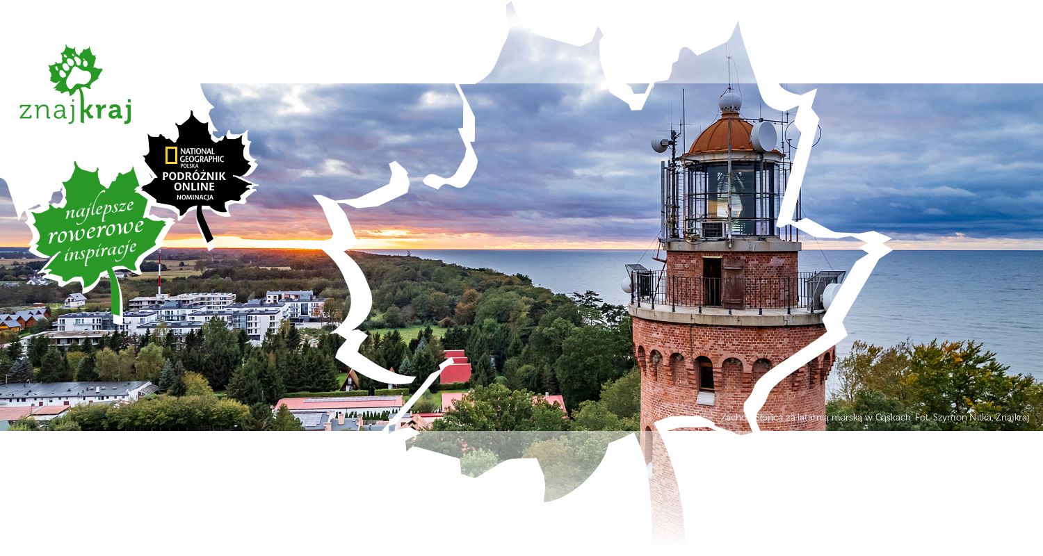 Zachód Słońca za latarnią morską w Gąskach