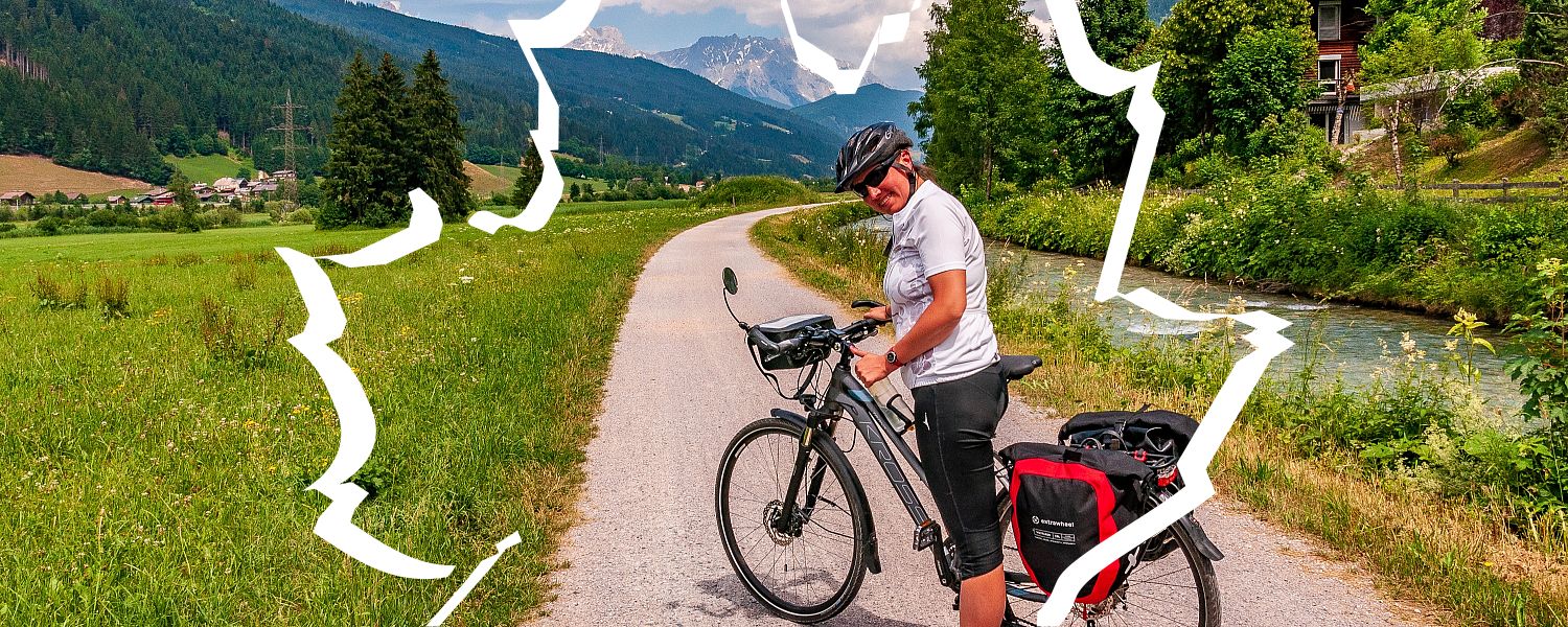Szutrowy początek szlaku rowerowego w Austrii