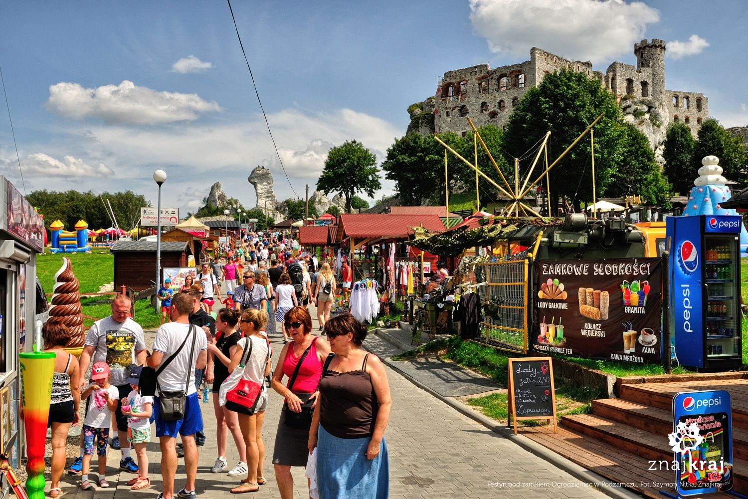 Festyn pod zamkiem Ogrodzieniec w Podzamczu