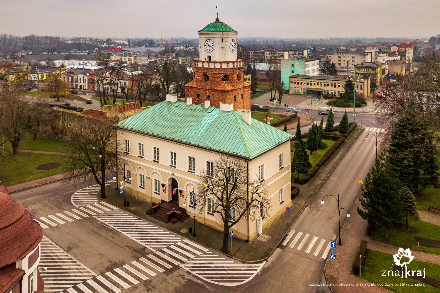Ratusz i Brama Krakowska w Wieluniu