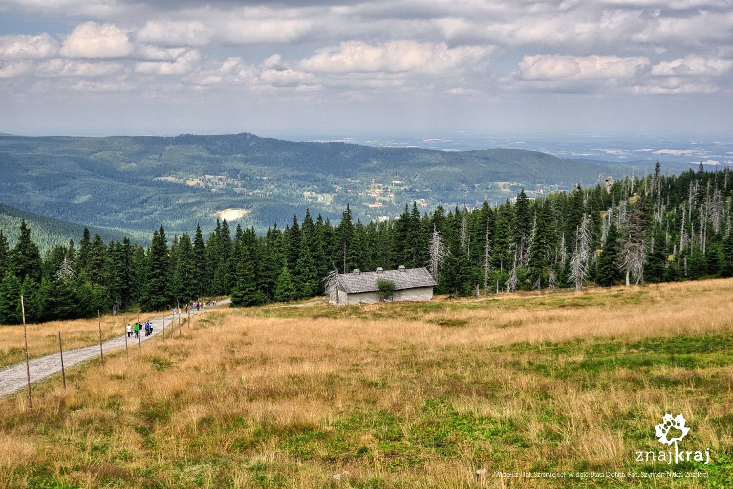 Widok z Hali Szrenickiej, w dole Biała Dolina Widok z Hali Szrenickiej, w dole Biała Dolina