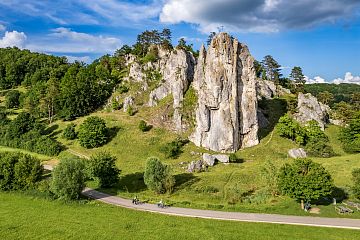 Burgstein - skała nad rzeką Altmühl we Frankonii