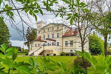 Pałac w Rekowie Górnym