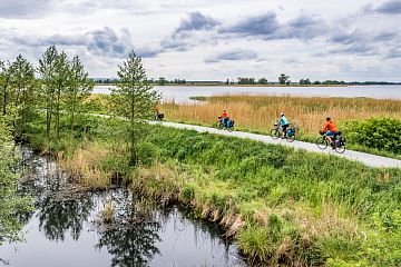 Szlak rowerowy nad jeziorem Dąbie
